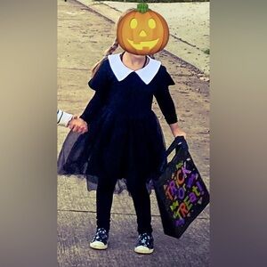 Wednesday dress/Costume Size 5-6Y / Black & White/ Like New!!